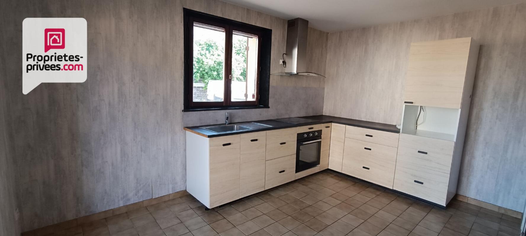 CONFLANS-SUR-LANTERNE Maison 185 m2 et bâtiment annexe 5