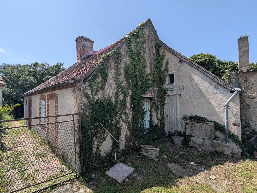 LA LOUPE Maison +100m2 à restaurer sur parcelle de 307m2 2