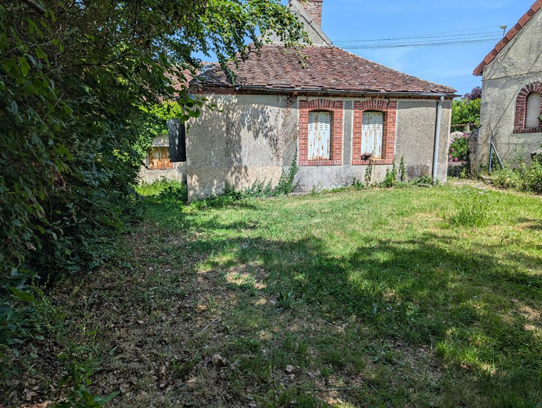 LA LOUPE Maison +100m2 à restaurer sur parcelle de 307m2 3