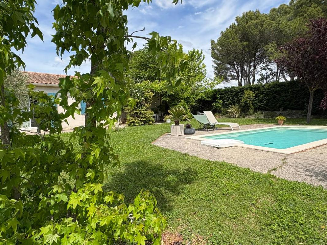 PERNES-LES-FONTAINES VILLA EN COLLINE 2