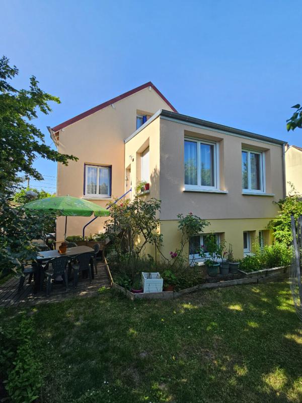 SAINT-JEAN-DE-LA-RUELLE Maison 5 pièces 119 m2 St Jean De La Ruelle 11