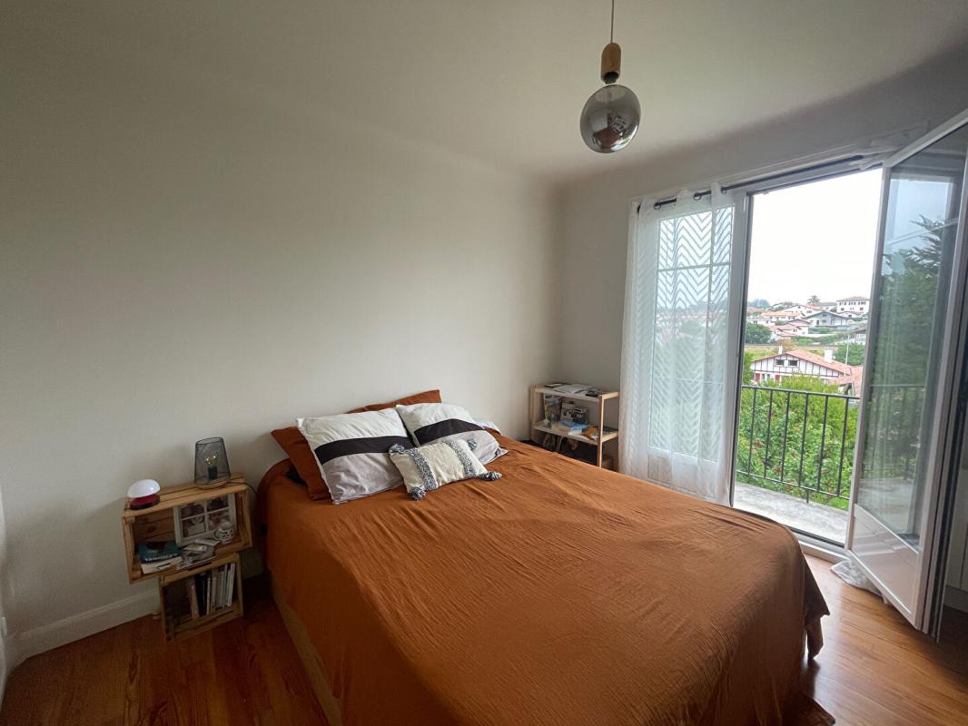 CIBOURE Ciboure, appartement rénové de 109m2 avec jardin et parking 10