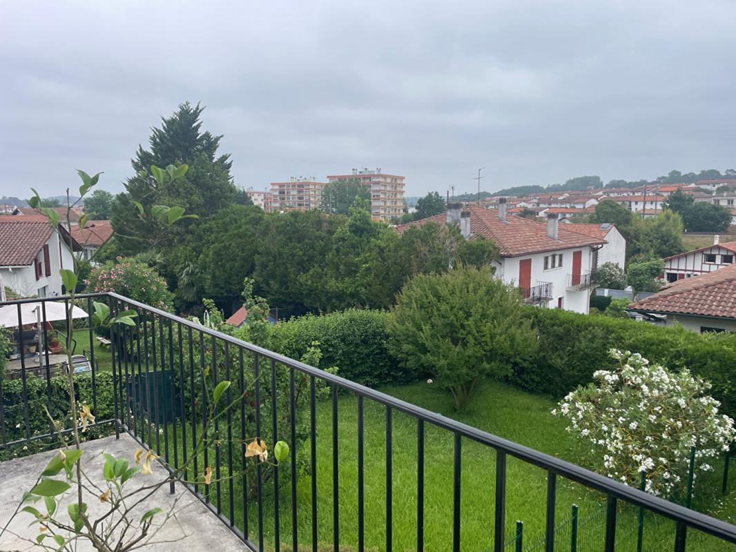 CIBOURE Ciboure, appartement rénové de 109m2 avec jardin et parking 6