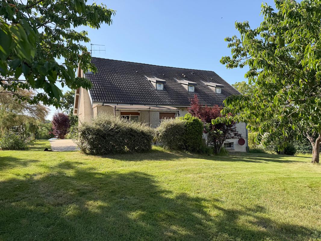 AGEY Maison indépendante de 180 m2 avec terrain de 1582 m2 11