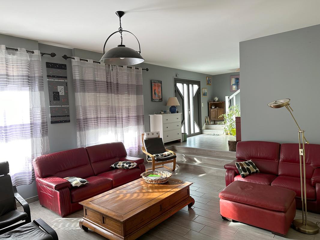 AGEY Maison indépendante de 180 m2 avec terrain de 1582 m2 2