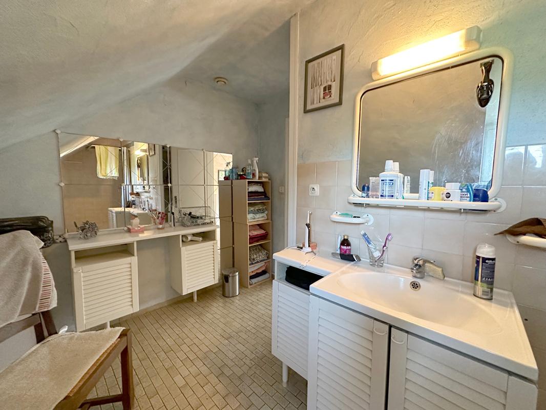 AGEY Maison indépendante de 180 m2 avec terrain de 1582 m2 9