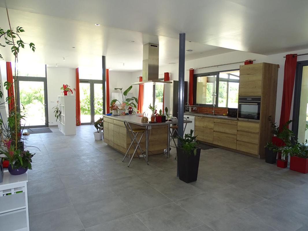 SAINTE-ORSE Maison Sainte Orse 4 pièce(s) 135 m2 18