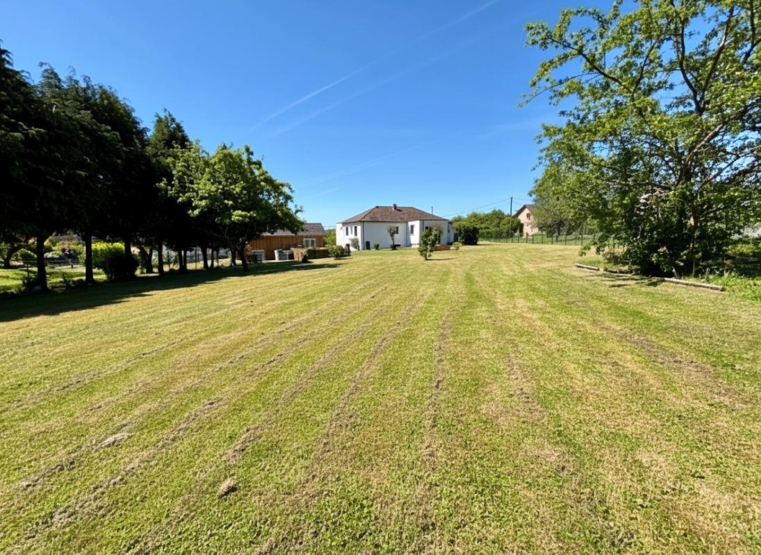 LAIRE Propriété rénovée avec piscine, 160 m² sur 27 ares 96 16