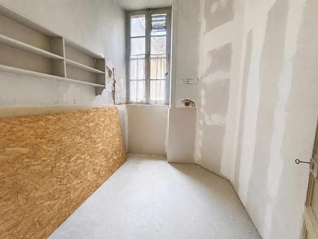SAINT-BRIEUC 22000 SAINT BRIEUC - Murs ,Local,  Bureau  7 m² 1