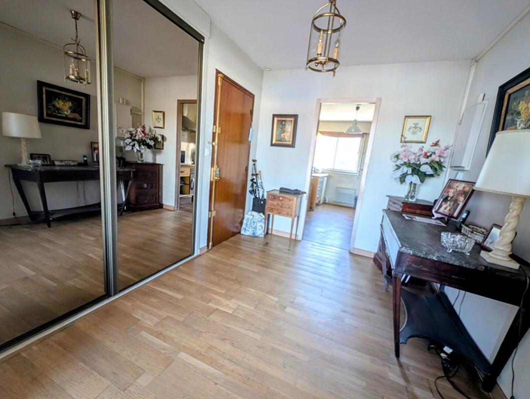 BORDEAUX Caudéran Pasteur Appartement 3 pièce(s) 106 m2 ascenseur, balcon, garage et cave 3