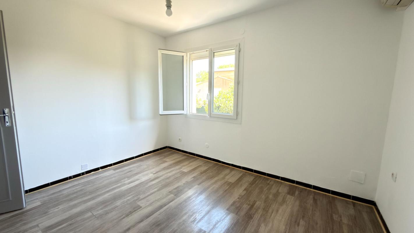 PENNAUTIER Belle villa indépendante 4chambres et garage proche Carcassonne sur terrain de 800m² 11