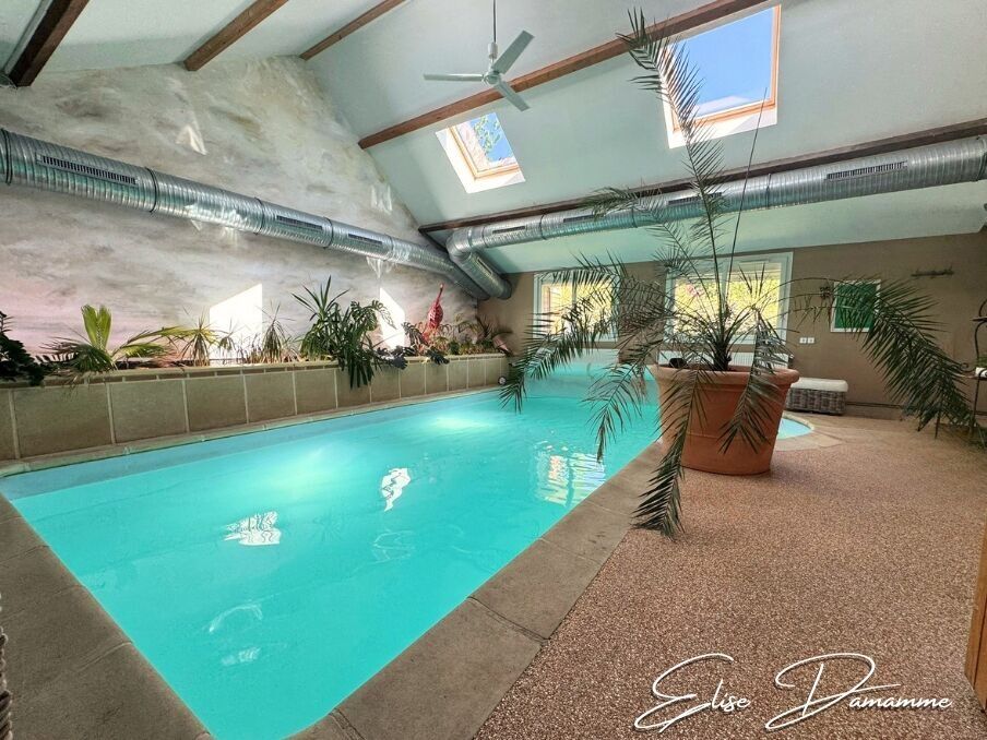 SAINT-JOUIN-BRUNEVAL Grande maison 5 chambres, piscine intérieure, salle de billard, jardin, garage double 1