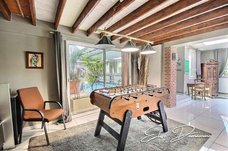 SAINT-JOUIN-BRUNEVAL Grande maison 5 chambres, piscine intérieure, salle de billard, jardin, garage double 6