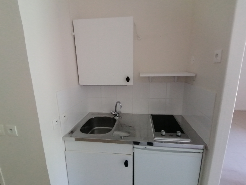 BAGNOLES-DE-L'ORNE BAGNOLES DE L'ORNE (61140) , Station thermale, appartement 1 pièce, 30 m2 environ, PRIX 75 000 honoraires 7,14% inclus à la charge de l'acquéreur soit 70 000 hors honoraires 7