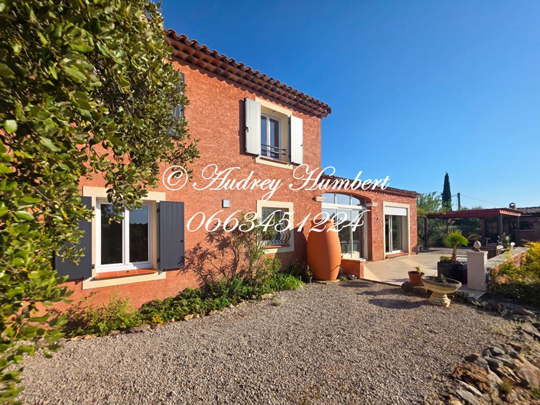 SAINT-JULIEN ST JULIEN, Proche GREOUX, VILLA de 135 m² aux belles prestations, édifiée sur 2HA8 de terrain avec vue et spa 10