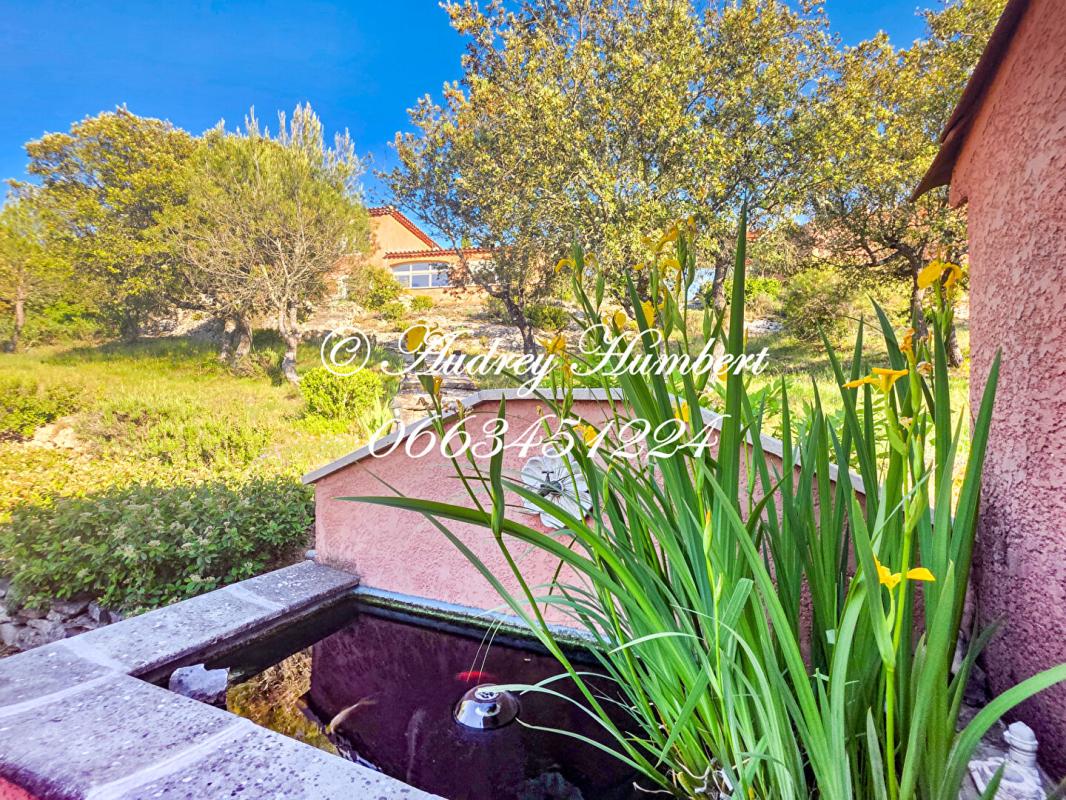 SAINT-JULIEN ST JULIEN, Proche GREOUX, VILLA de 135 m² aux belles prestations, édifiée sur 2HA8 de terrain avec vue et spa 6