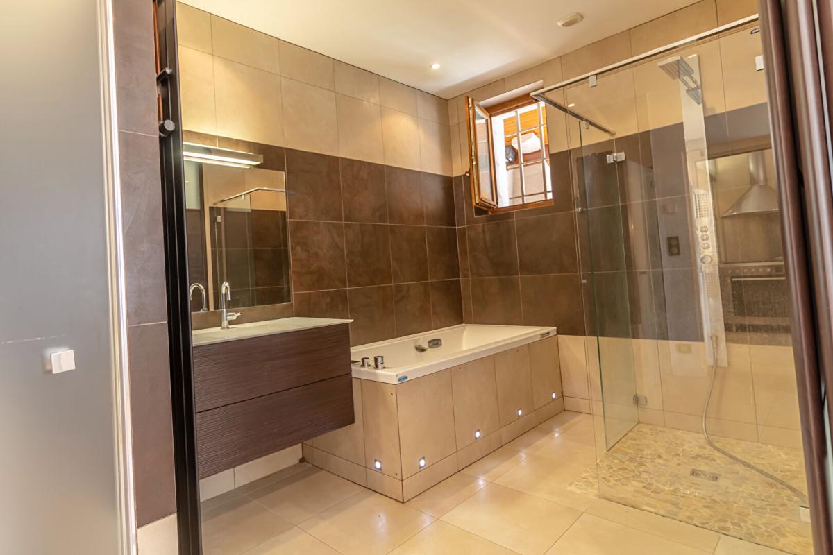 VILLEFRANCHE-SUR-CHER Maison Villefranche Sur Cher 12 pièce(s) 291.5 m2 12