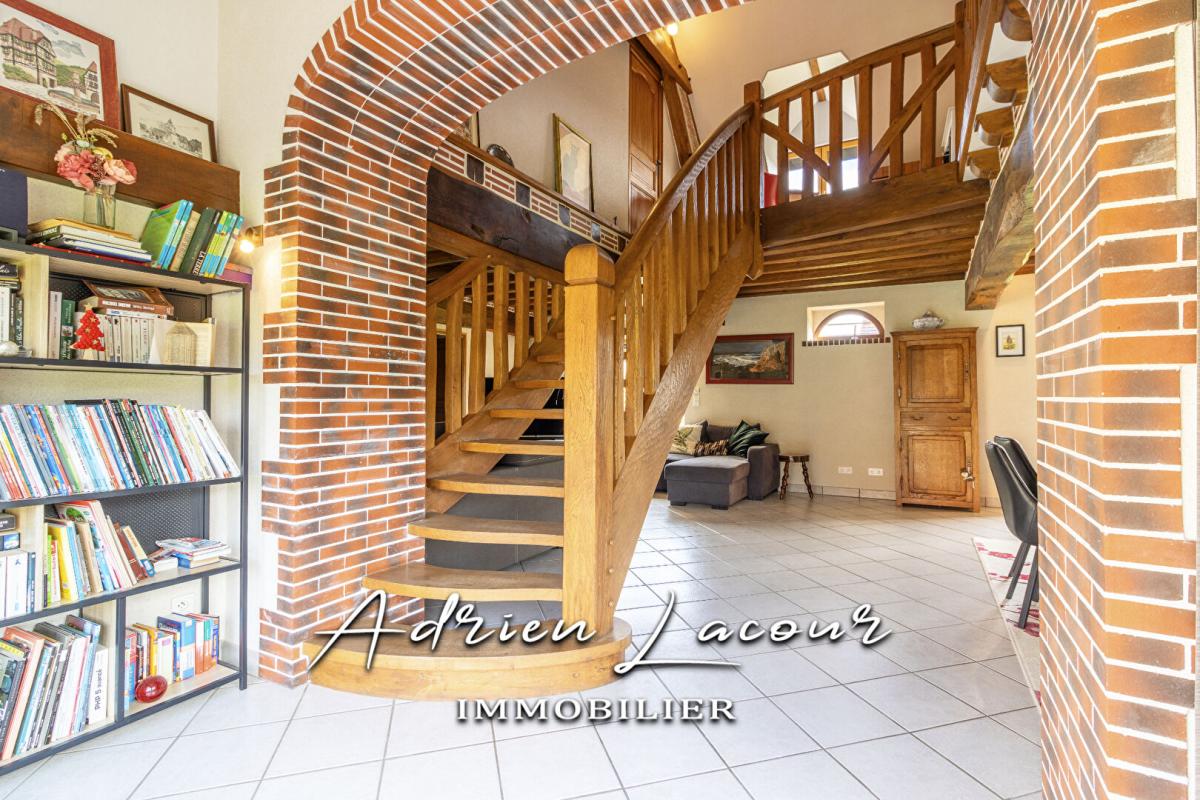 VILLEHERVIERS Maison Villeherviers 7 pièce(s) 206 m2 12