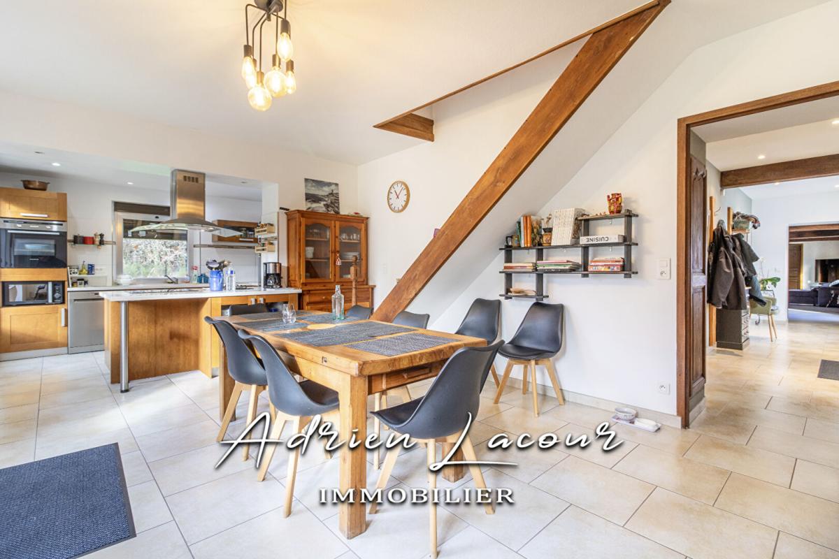 VILLEHERVIERS Maison Villeherviers 7 pièce(s) 206 m2 8