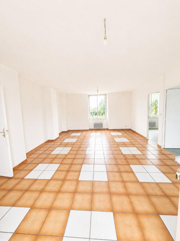 RIANTEC APPARTEMENT T3 de 60 m2 au RDC, PROCHE BOURG, PLAGES ET LORIENT ? STATIONNEMENT 2
