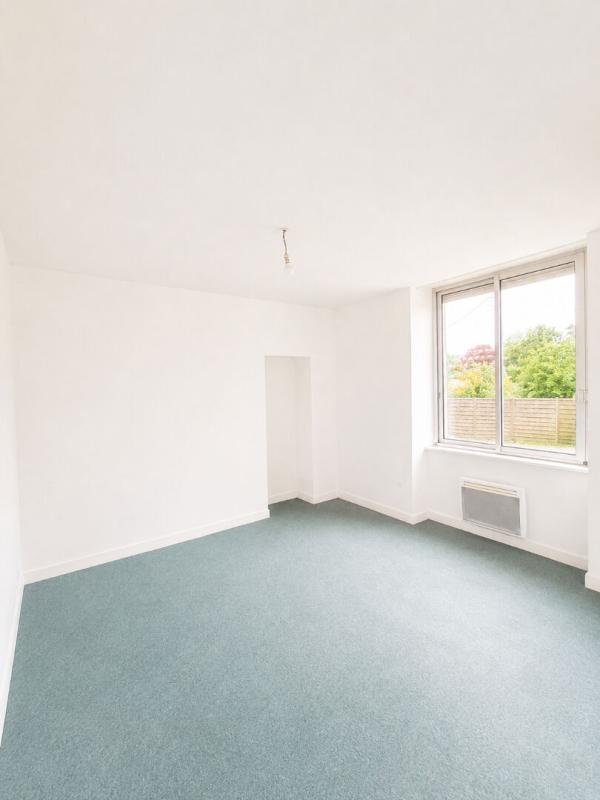 RIANTEC APPARTEMENT T3 de 60 m2 au RDC, PROCHE BOURG, PLAGES ET LORIENT ? STATIONNEMENT 3