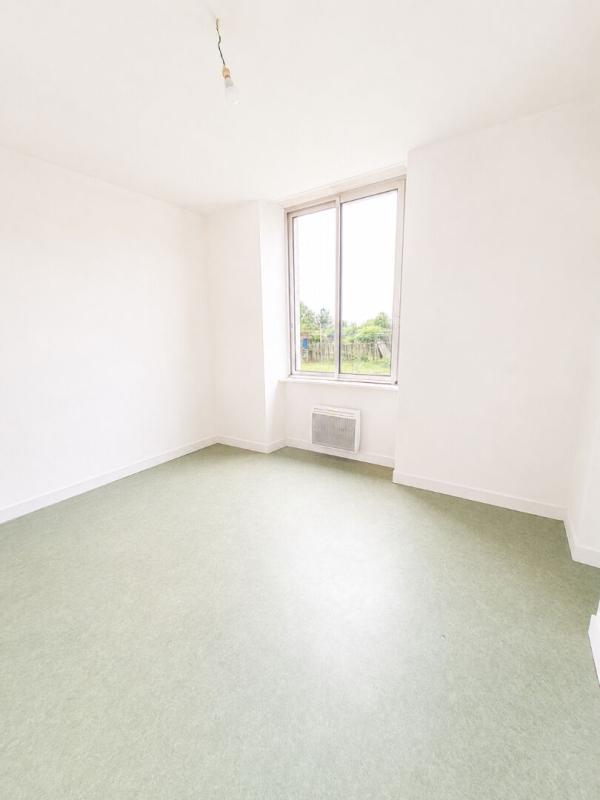 RIANTEC APPARTEMENT T3 de 60 m2 au RDC, PROCHE BOURG, PLAGES ET LORIENT ? STATIONNEMENT 5