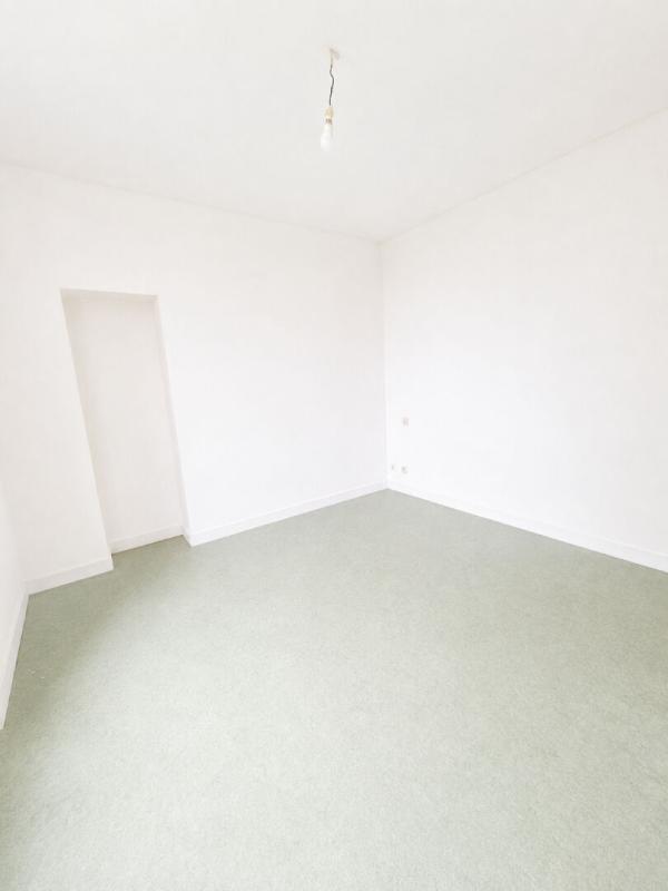 RIANTEC APPARTEMENT T3 de 60 m2 au RDC, PROCHE BOURG, PLAGES ET LORIENT ? STATIONNEMENT 6
