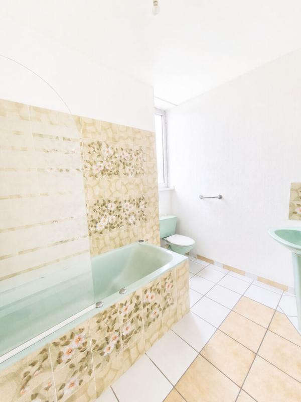 RIANTEC APPARTEMENT T3 de 60 m2 au RDC, PROCHE BOURG, PLAGES ET LORIENT ? STATIONNEMENT 7