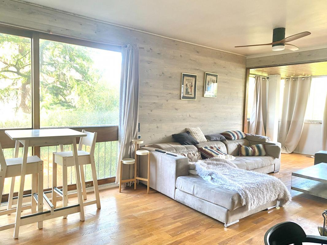 FONTENAY-LE-FLEURY Appartement  4/5 pièce(s) 98 m2 4
