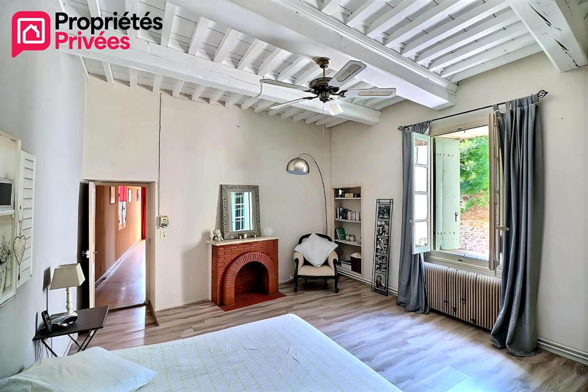 UZES Aux portes d'Uzès, une authentique bastide du XVIIIe siècle pensée pour recevoir" 12