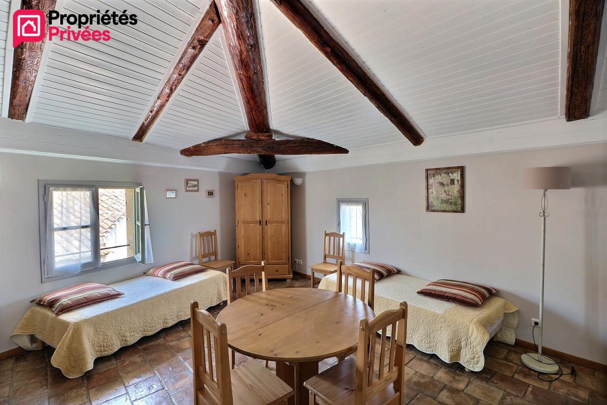 UZES Aux portes d'Uzès, une authentique bastide du XVIIIe siècle pensée pour recevoir" 13