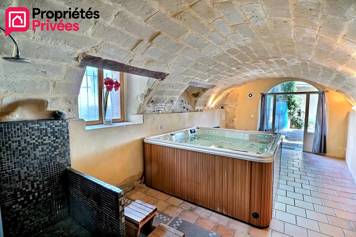 UZES Aux portes d'Uzès, une authentique bastide du XVIIIe siècle pensée pour recevoir" 14