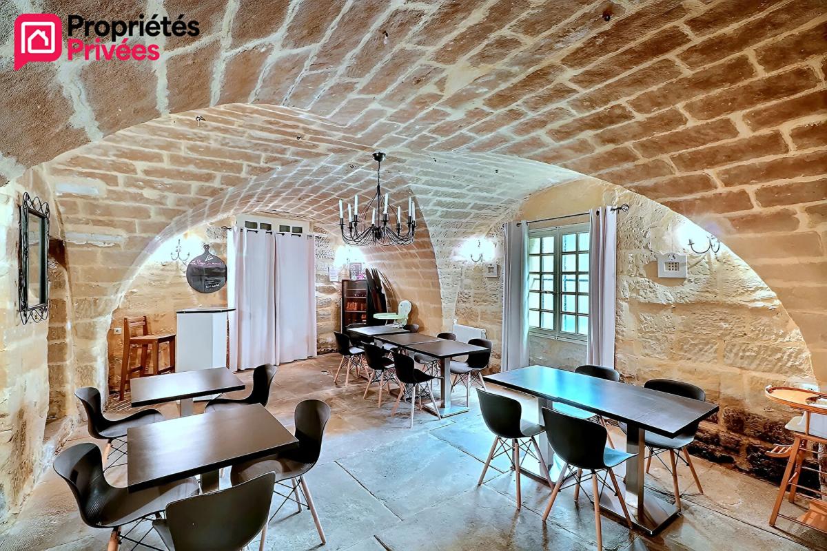 UZES Aux portes d'Uzès, une authentique bastide du XVIIIe siècle pensée pour recevoir" 9