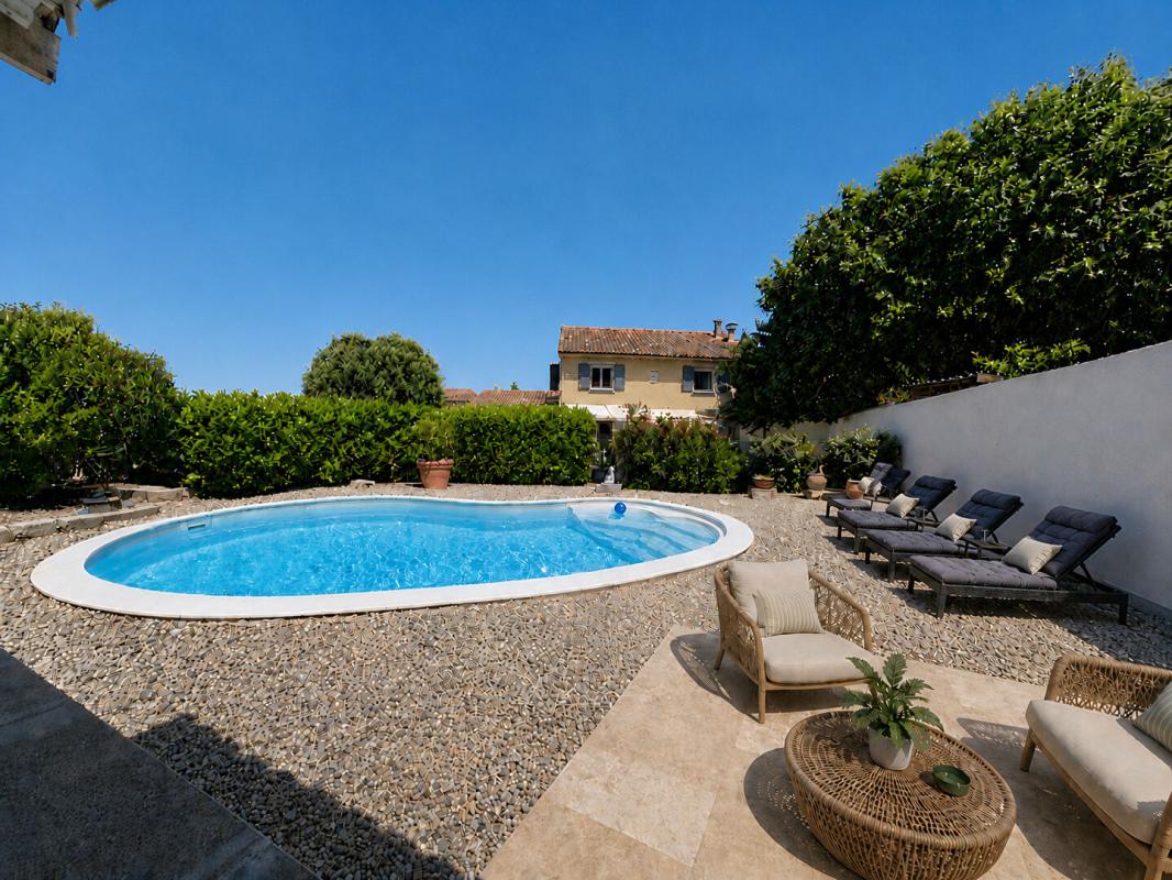 SAINT-REMY-DE-PROVENCE St Rémy de Provence - Mas à fort potentiel - 200 m²  avec dépendances, piscine, poolhouse, garage isolé 2