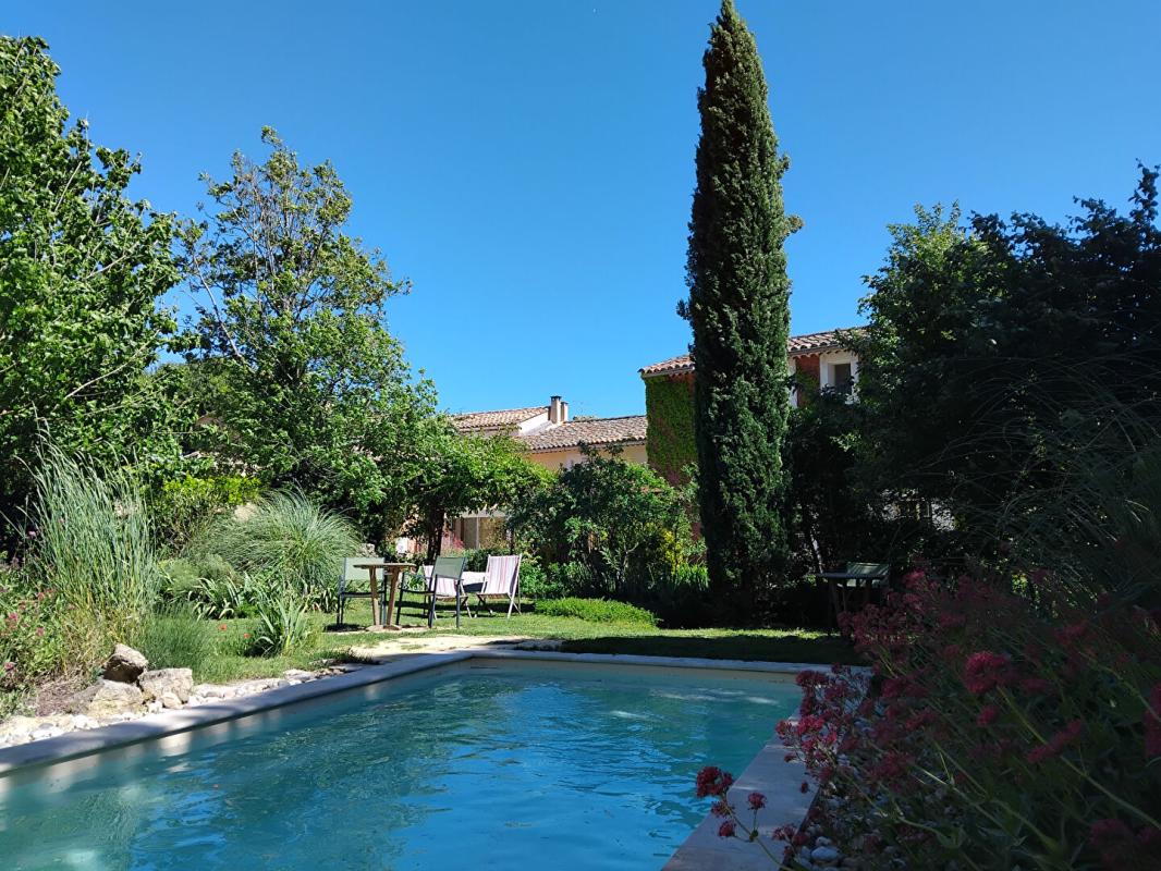 ROUSSILLON Luberon, maison  de hameau avec jardin et piscine 1