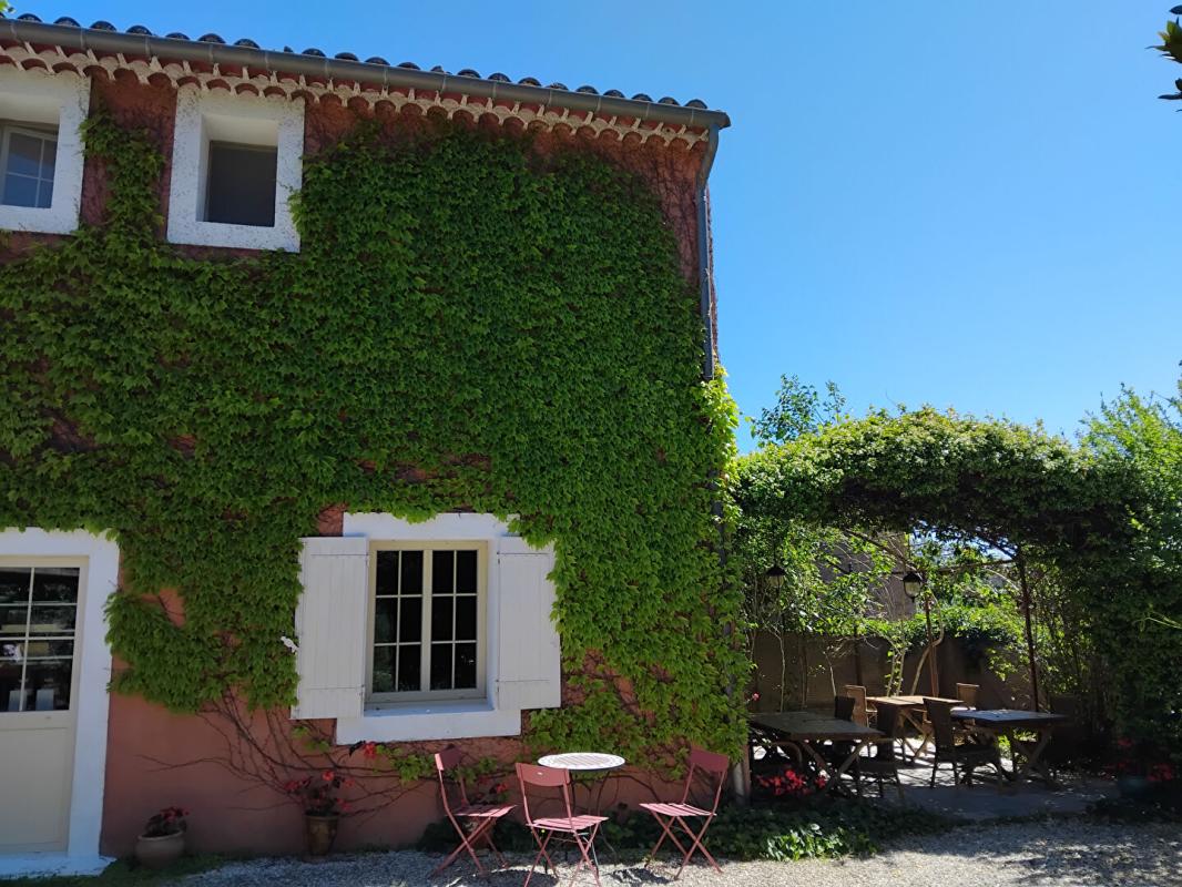 ROUSSILLON Luberon, maison  de hameau avec jardin et piscine 5