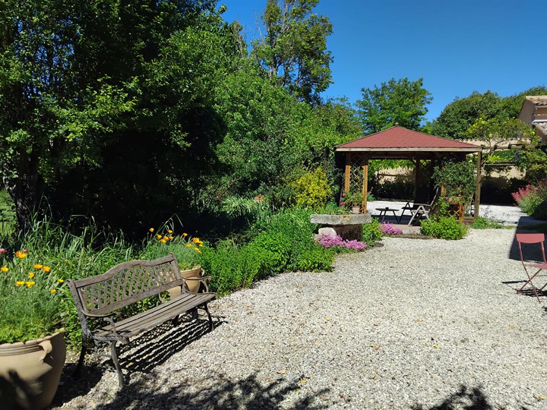 ROUSSILLON Luberon, maison  de hameau avec jardin et piscine 6