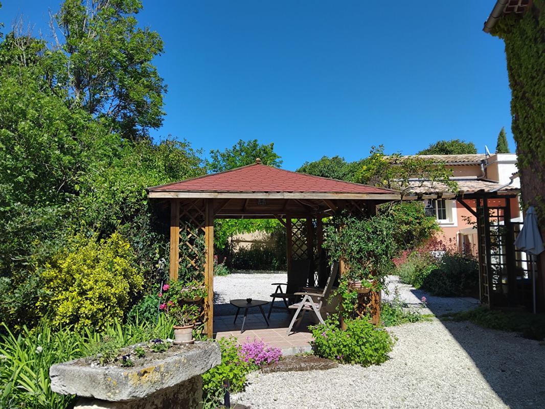 ROUSSILLON Luberon, maison  de hameau avec jardin et piscine 7