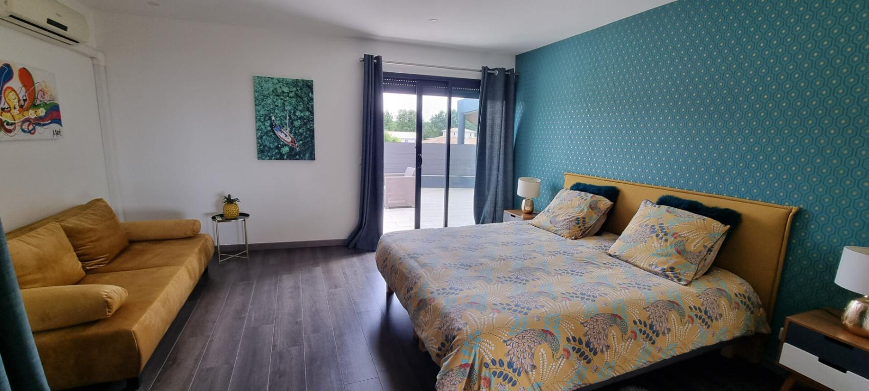 LACANAU Villa d'Architecte de 800 m² - 16 pièces - 9 chambres - 1 appartement T3 - 1 piscine intérieure et 1 extérieure - parcelle 2500 m² - Le Temple 11