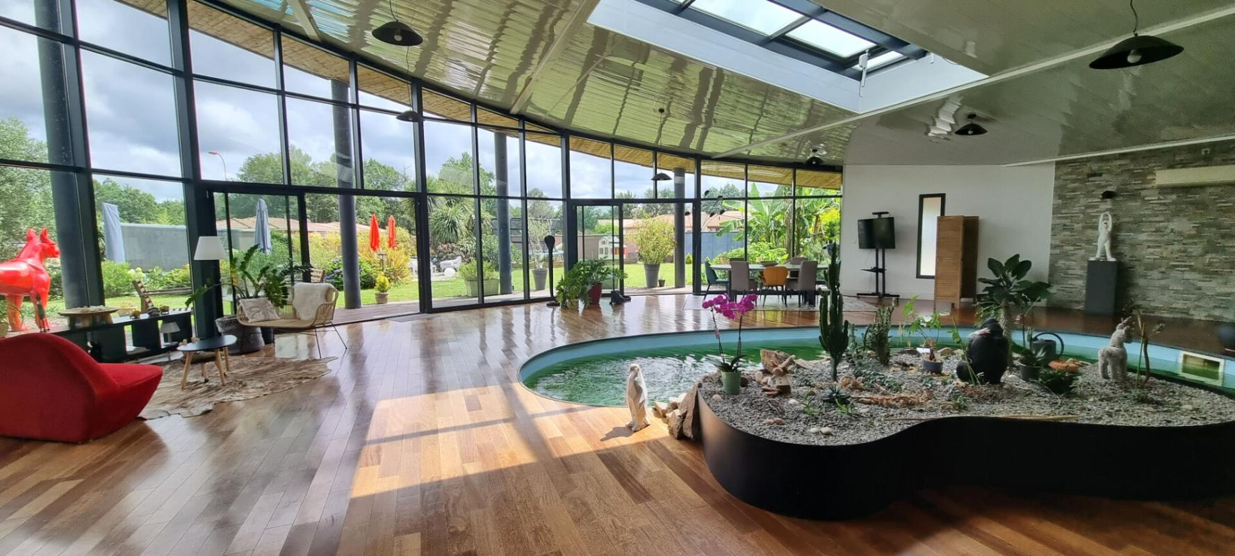 LACANAU Villa d'Architecte de 800 m² - 16 pièces - 9 chambres - 1 appartement T3 - 1 piscine intérieure et 1 extérieure - parcelle 2500 m² - Le Temple 6