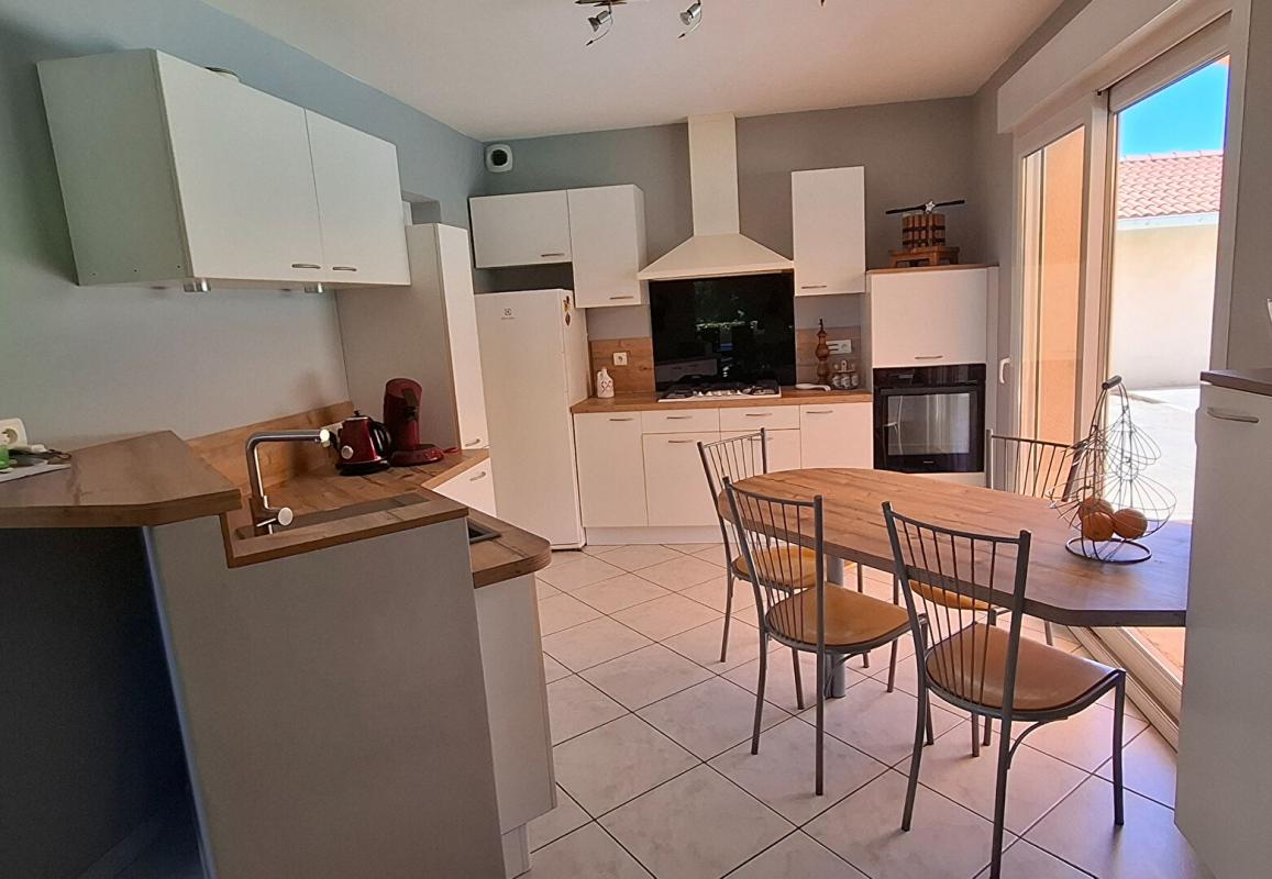 SAINT-JUST Maison Saint Just  140 m2 et piscine 12