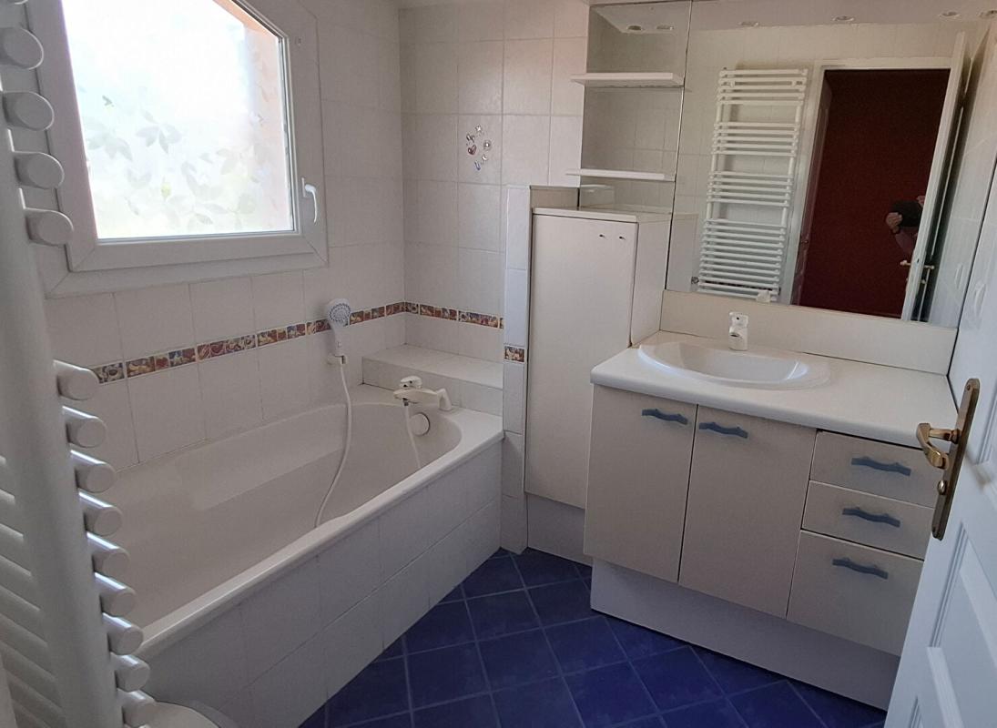 SAINT-JUST Maison Saint Just  140 m2 et piscine 16