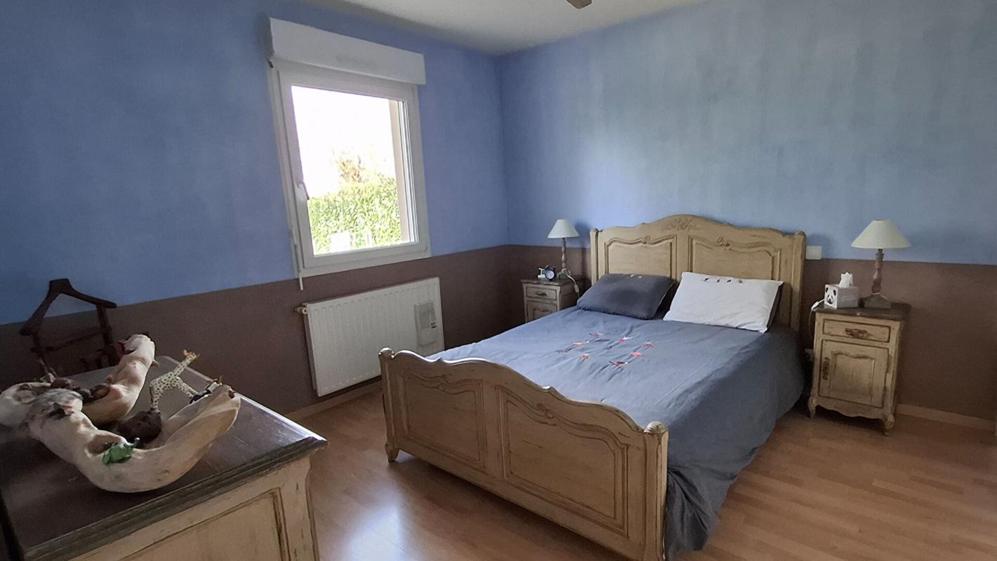 SAINT-JUST Maison Saint Just  140 m2 et piscine 17