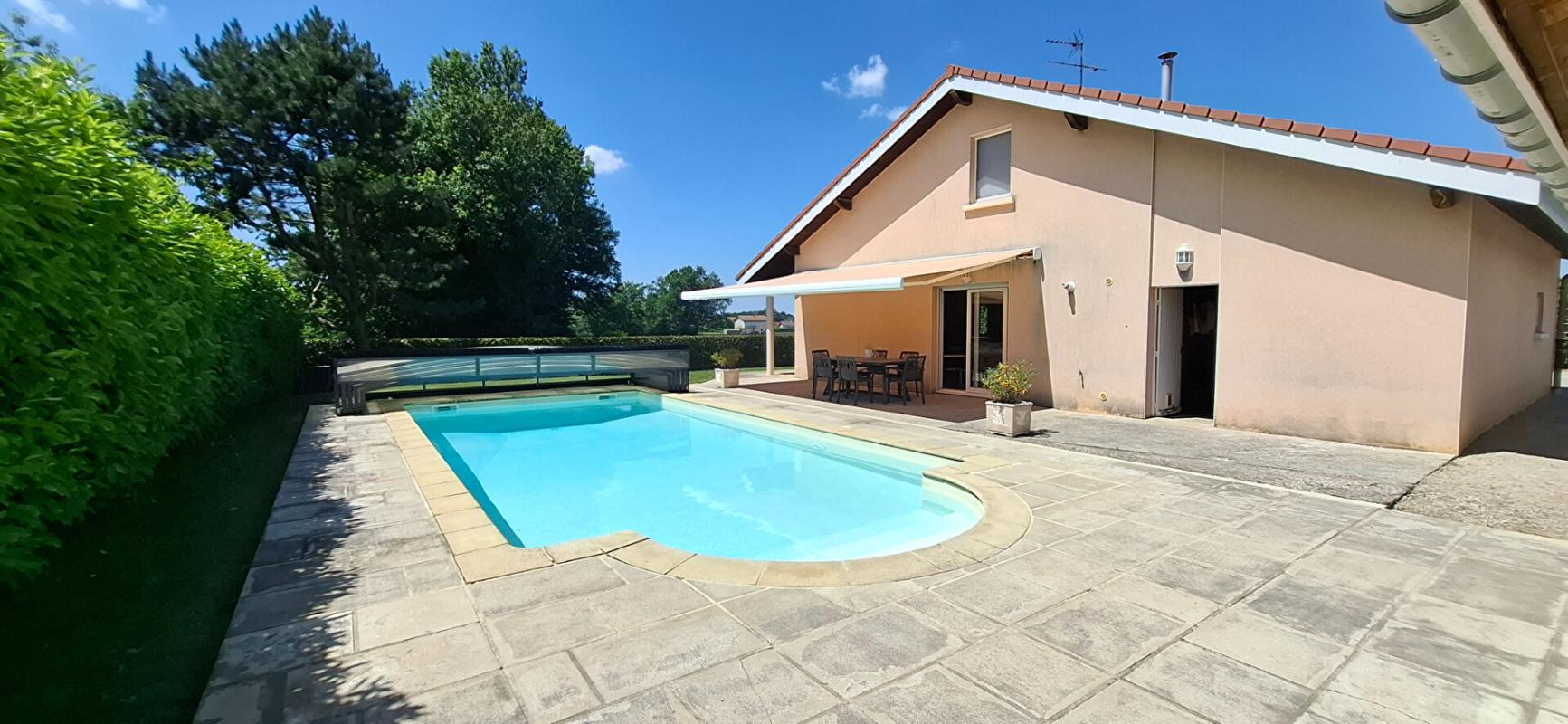 SAINT-JUST Maison Saint Just  140 m2 et piscine 5