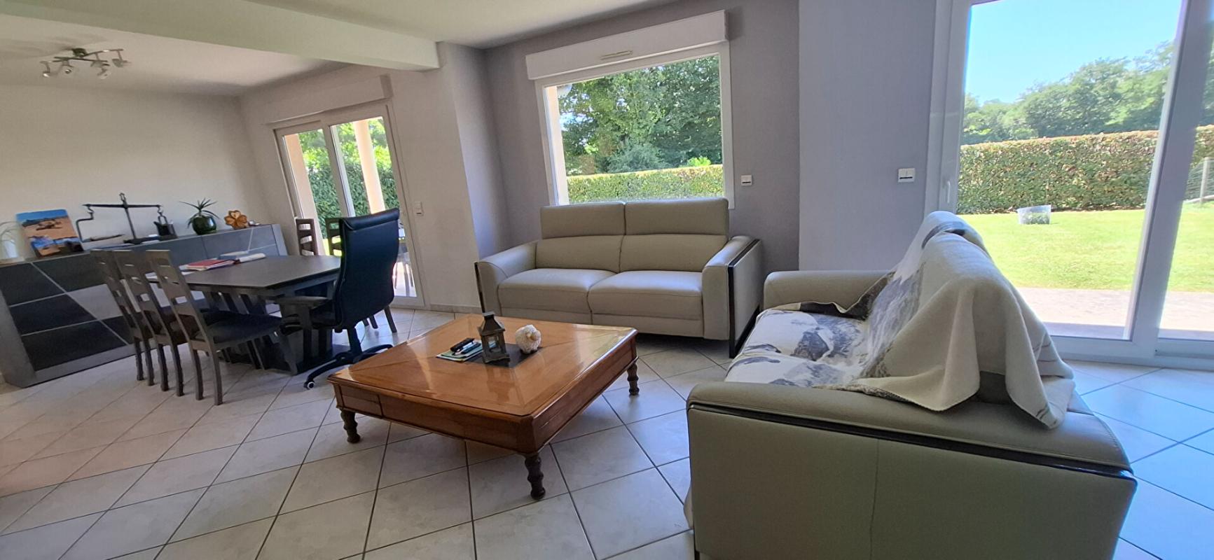 SAINT-JUST Maison Saint Just  140 m2 et piscine 6