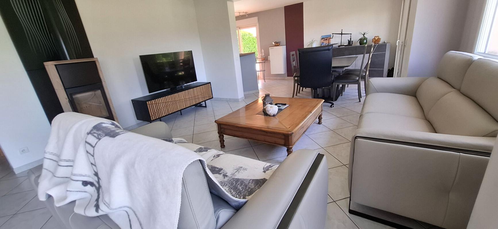 SAINT-JUST Maison Saint Just  140 m2 et piscine 8