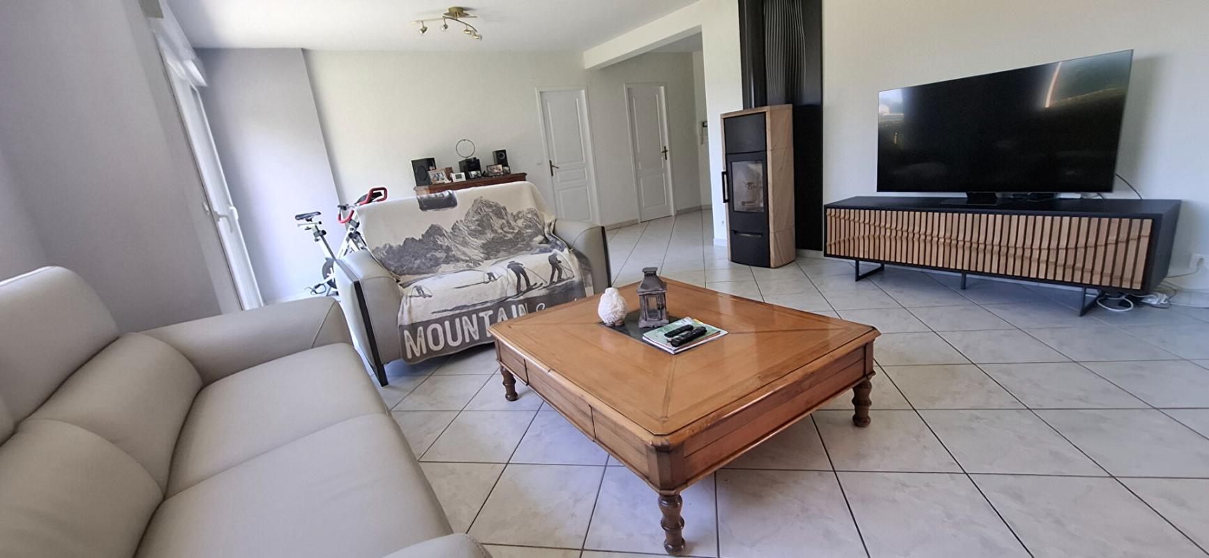 SAINT-JUST Maison Saint Just  140 m2 et piscine 9