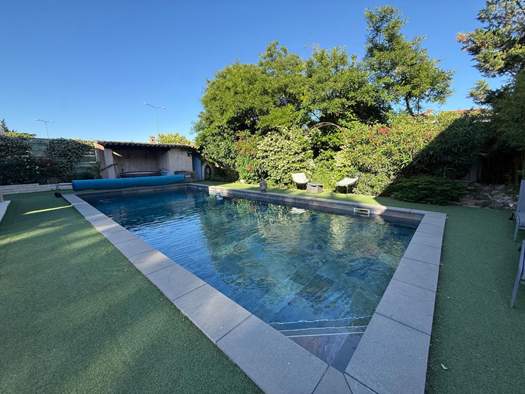 ISTRES Maison individuelle Meublée quatre chambres avec piscine 1