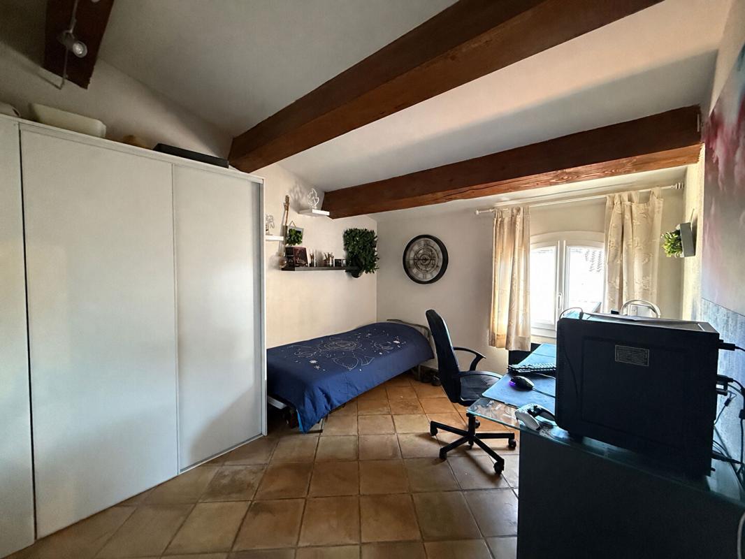 ISTRES Maison individuelle Meublée quatre chambres avec piscine 12