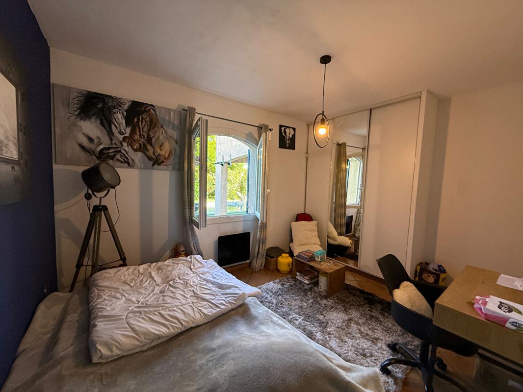 ISTRES Maison individuelle Meublée quatre chambres avec piscine 8